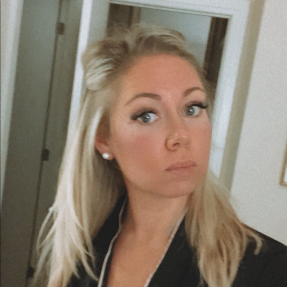 Meet your Posher, Colleen - Picture 1 of 1